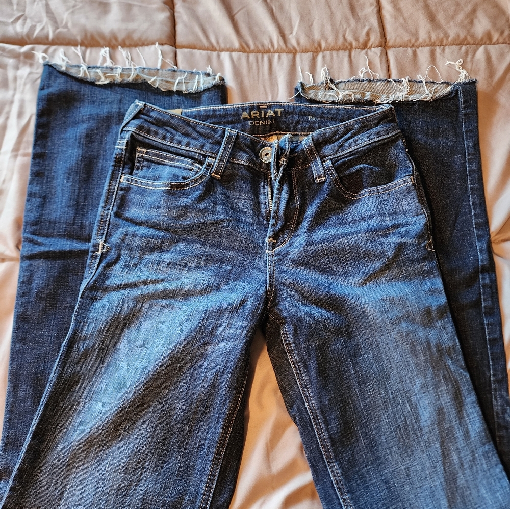 Like New Ariat Jeans